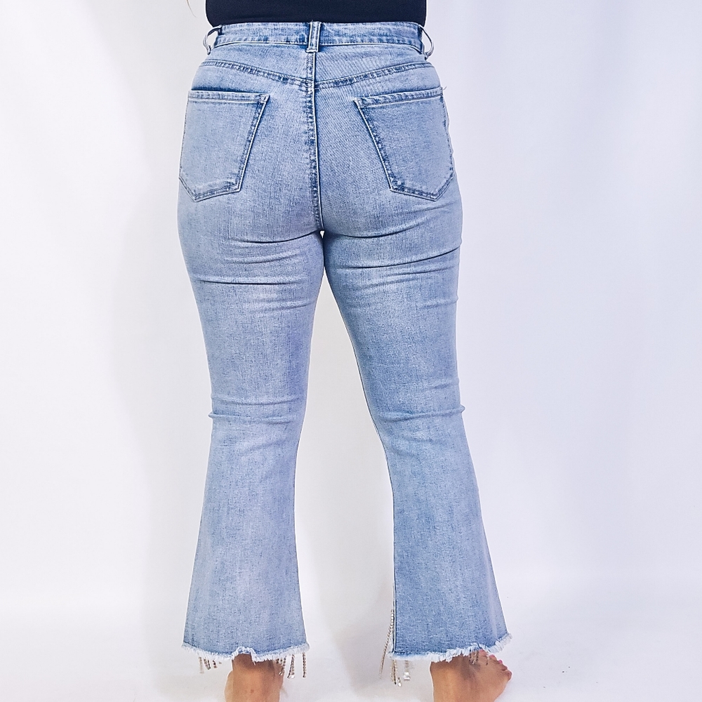 Fringe Crop Jeans - Picture 4 of 9